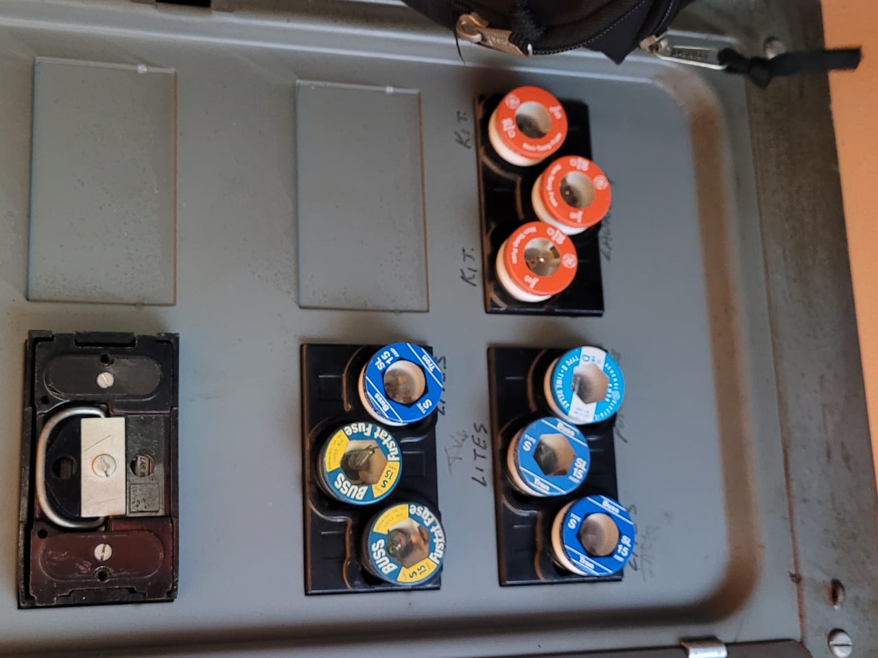 Old fuse box before replacement
